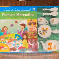 Set tazzine e libro con ricette e attività