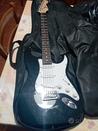 chitarra elettrica usata