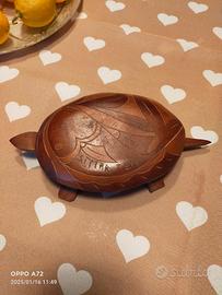 Tartaruga in legno.