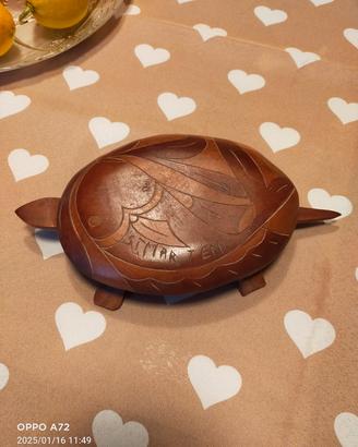 Tartaruga in legno.
