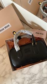 borsa miu miu nera