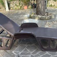 Lettini prendisole piscina mare