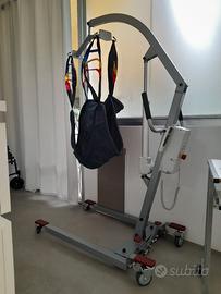 Sollevatore per anziani Mobiclinic fino 135kg