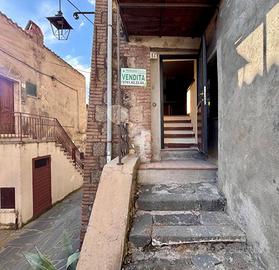 2 LOCALI A LATERA