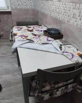 tavolo cucina con 2 sedie