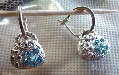 Orecchini a cerchio con borsetta con strass