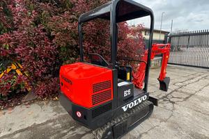 E230 - Mini escavatore 15 q PEL JOB EC15