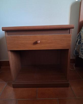 2. Comodini con 1 cassetto ciascuno