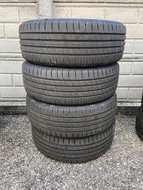 Pneumatici 215 55 18 Goodyear