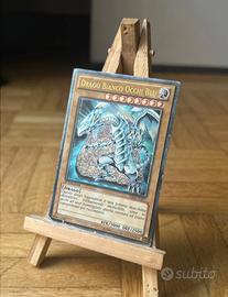 Drago Bianco occhi blu