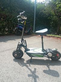 monopattino elettrico Vector scooter con sedile 
