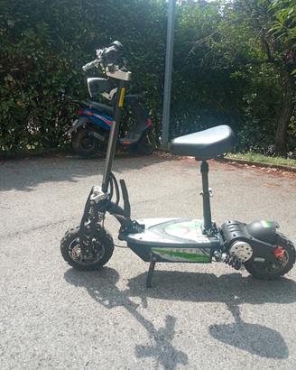 monopattino elettrico Vector scooter con sedile 