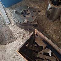 Filettatrice per tubi idraulici