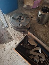 Filettatrice per tubi idraulici