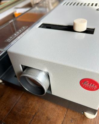 Proiettore diapositive vintage