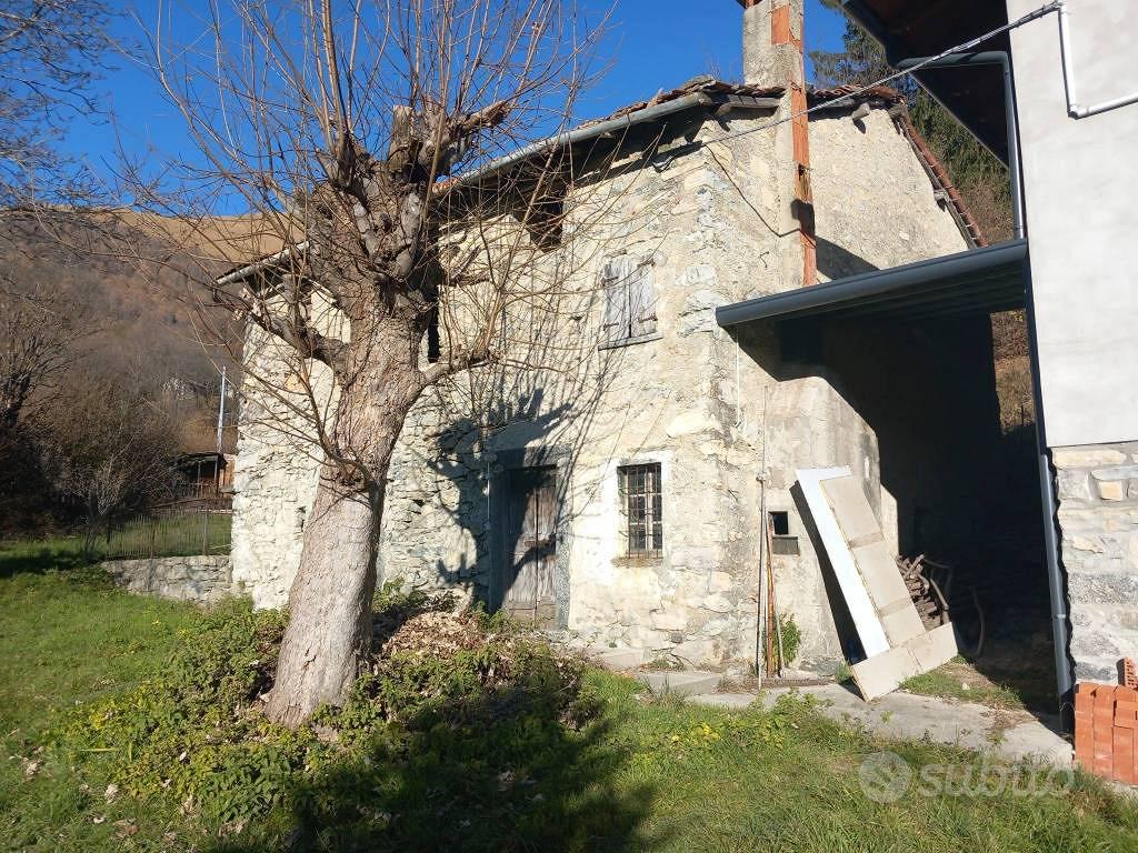 Rustico / Casale di 219 m² con più di 5 locali e b - Vista 4