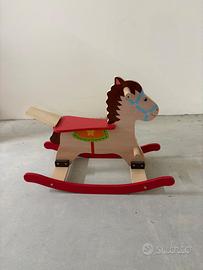 Cavallino a dondolo in legno
