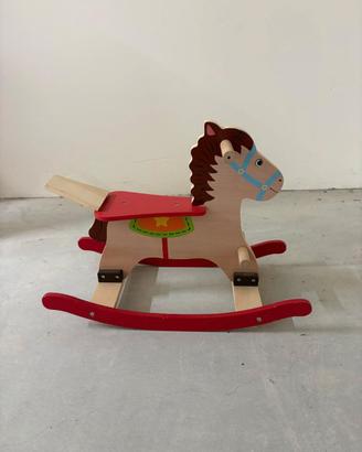 Cavallino a dondolo in legno