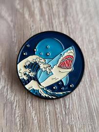Spilla Kanagawe Hokusai Squalo pin badge brooch