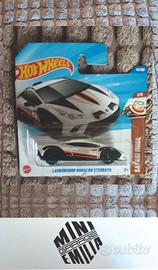 HOT WHEELS  LAMBORGHINI HURACAN STERRATO 1/64 1:64