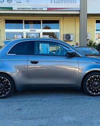 Fiat 500e Berlina 42 kWh "La Prima"