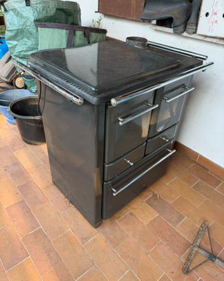 Cucina economica a legna