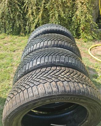 4 gomme Yokohama BluEarth winter V906 usate