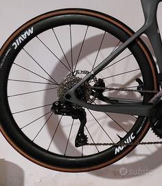 CERCHI IN CARBONIO PER  BICI DA STRADA MAVIC