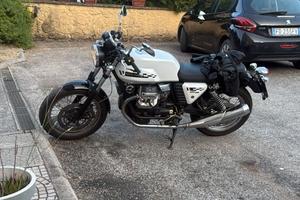Moto Guzzi V7 Café Classic 750 – 2010 – 15.000 km