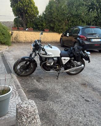 Moto Guzzi V7 Café Classic 750 – 2010 – 15.000 km