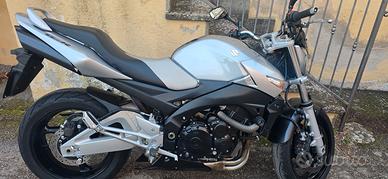 suzuki gsr 600 2009 