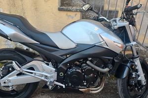 suzuki gsr 600 2009 