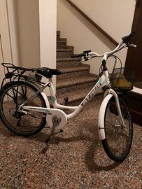 Bicicletta donna elettrica Atala
