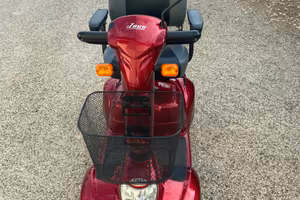 Scooter elettrico per anziani - disabili