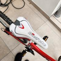 Mountain bike nuova mai usata