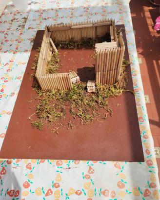 Fortino in legno costruito a mano