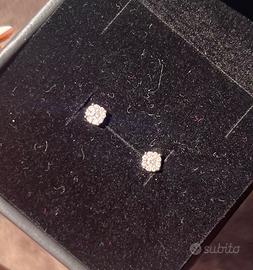 Orecchini in oro 18 carati con diamanti naturali