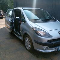 Peugeot 1007 neopatentati automatico