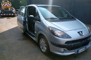 Peugeot 1007 neopatentati automatico