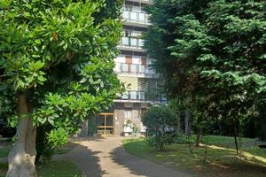 Cantina finestrata in Via Lario 8