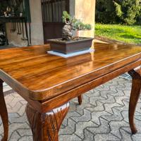 Tavolo in legno massello
