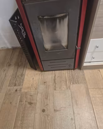 Stufa a pellet perfettamente funzionante 