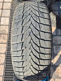 Pneumatici Invernali 215/55R18 99 V Nexen
