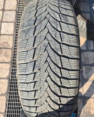 Pneumatici Invernali 215/55R18 99 V Nexen