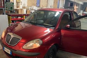 Lancia ypsilon