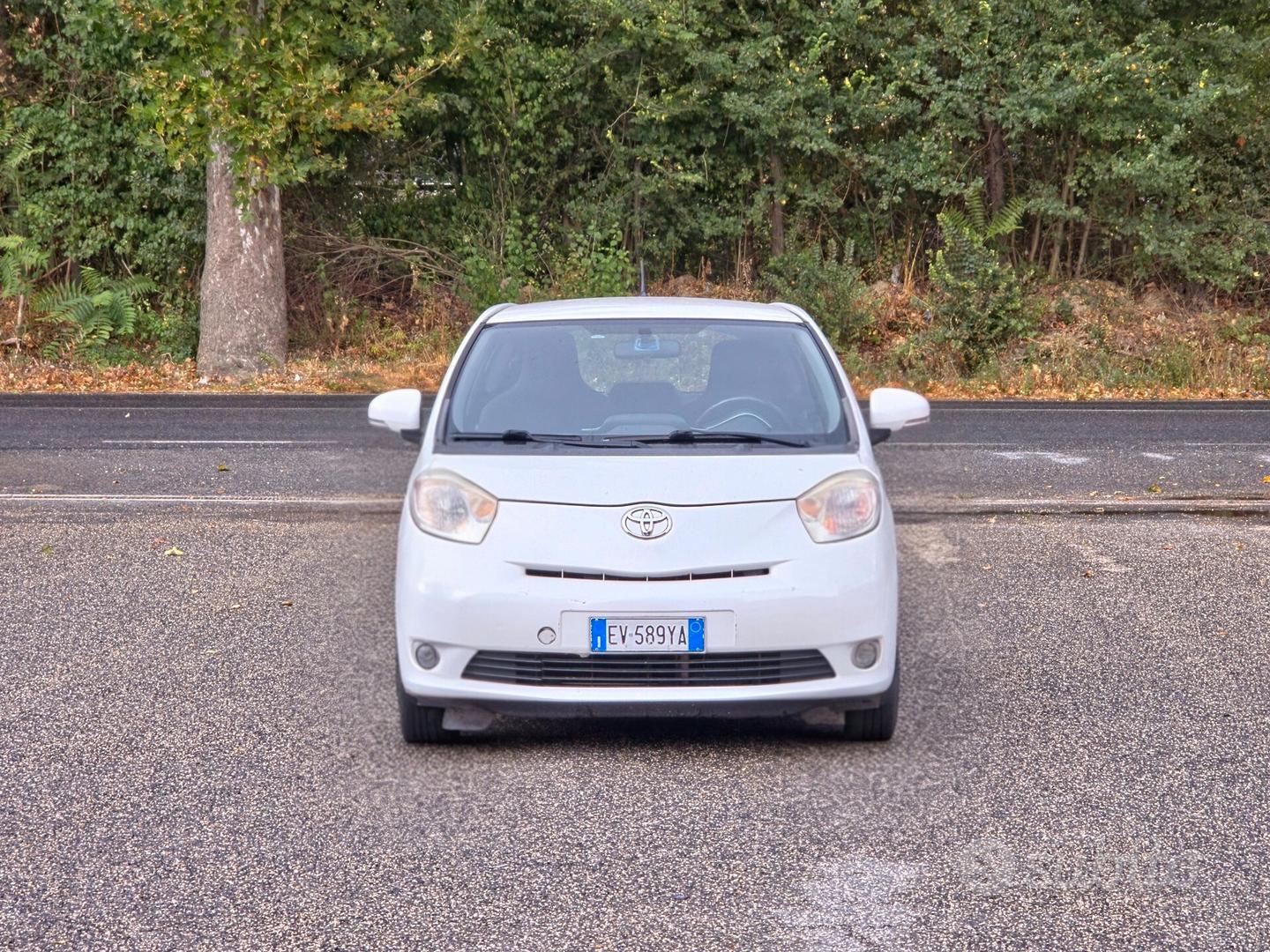 Toyota Iq 2010 photo 2