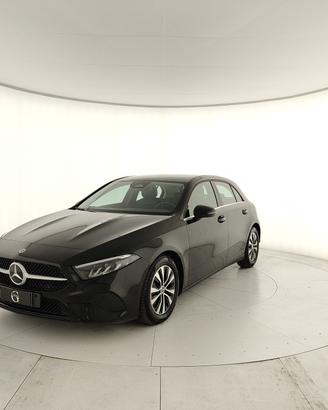 MERCEDES-BENZ A 180 d Advanced auto