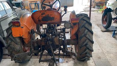 trattore FIAT  221R frutteto