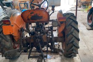 trattore FIAT  221R frutteto