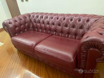 Divano chesterfield